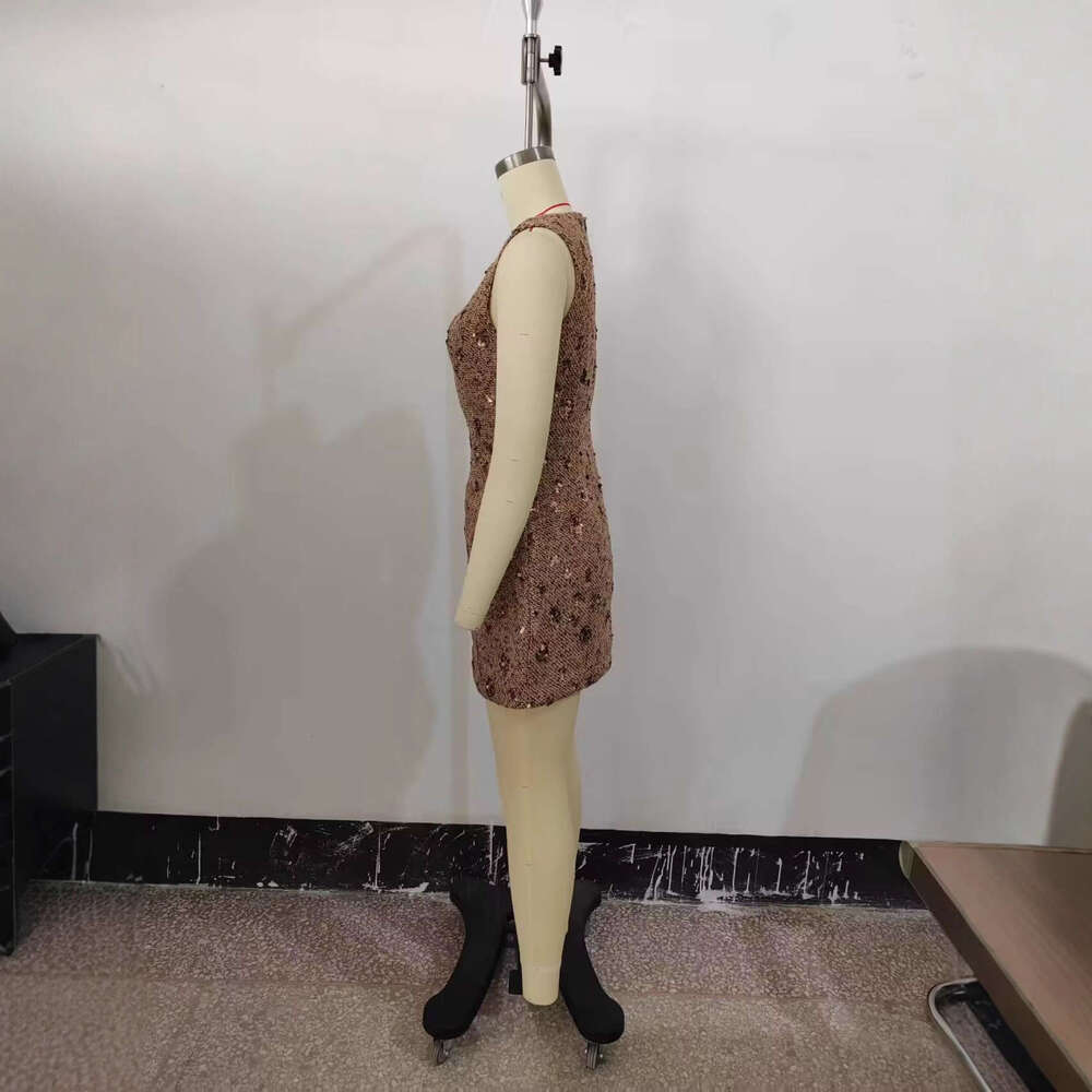 DHEssentials Z Brand Women's Clothing New French Elegant Slim Sleeveless with Beaded Embellishments and Small Chanel Style Bodycon Dress