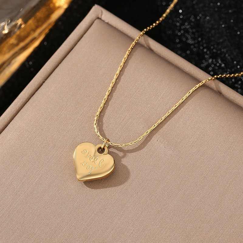 Minimalist Elegant Light Heart Love Titanium Steel Necklace for Women French Style 2025 New Women's Collarbone Chain