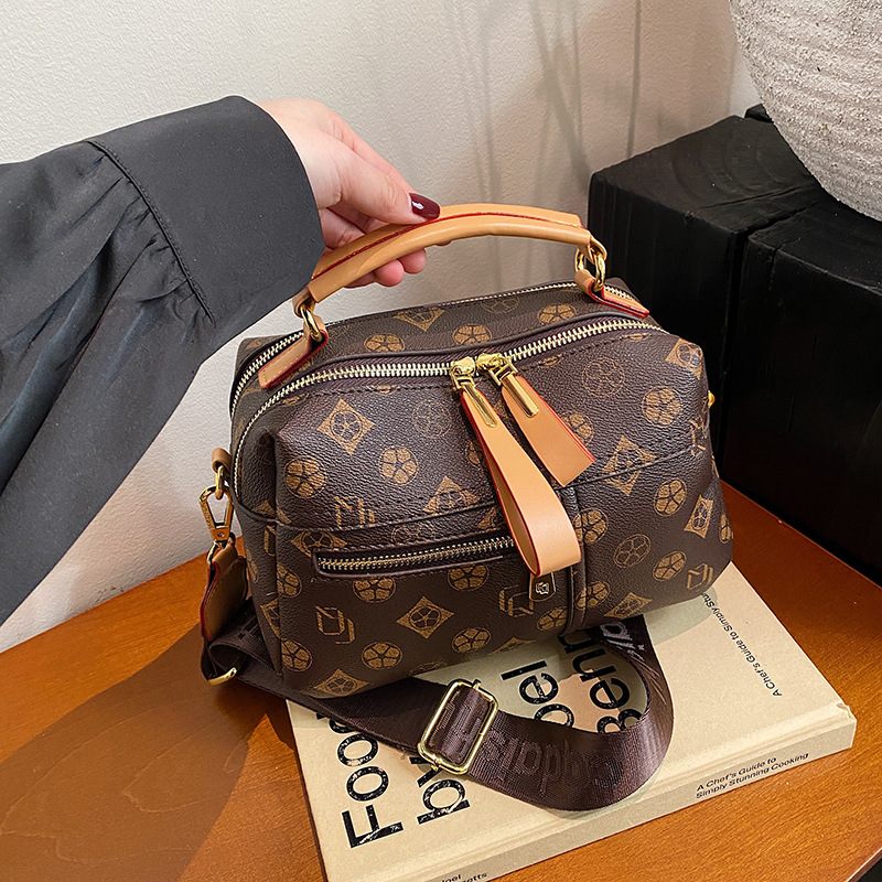 Designer Bag Women 2025 New Style Fashionable and High-end printed Boston Ladies Versatile and elegant single-shoulder crossbody bag Free shipping