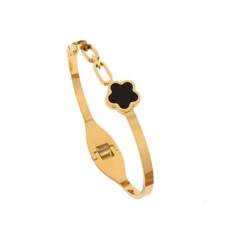 HighQuality Stainl Steel Five Flower Bangle Fashion Plant Flower Bracelet Classic For Wan Jewelry Daily Wear S250912