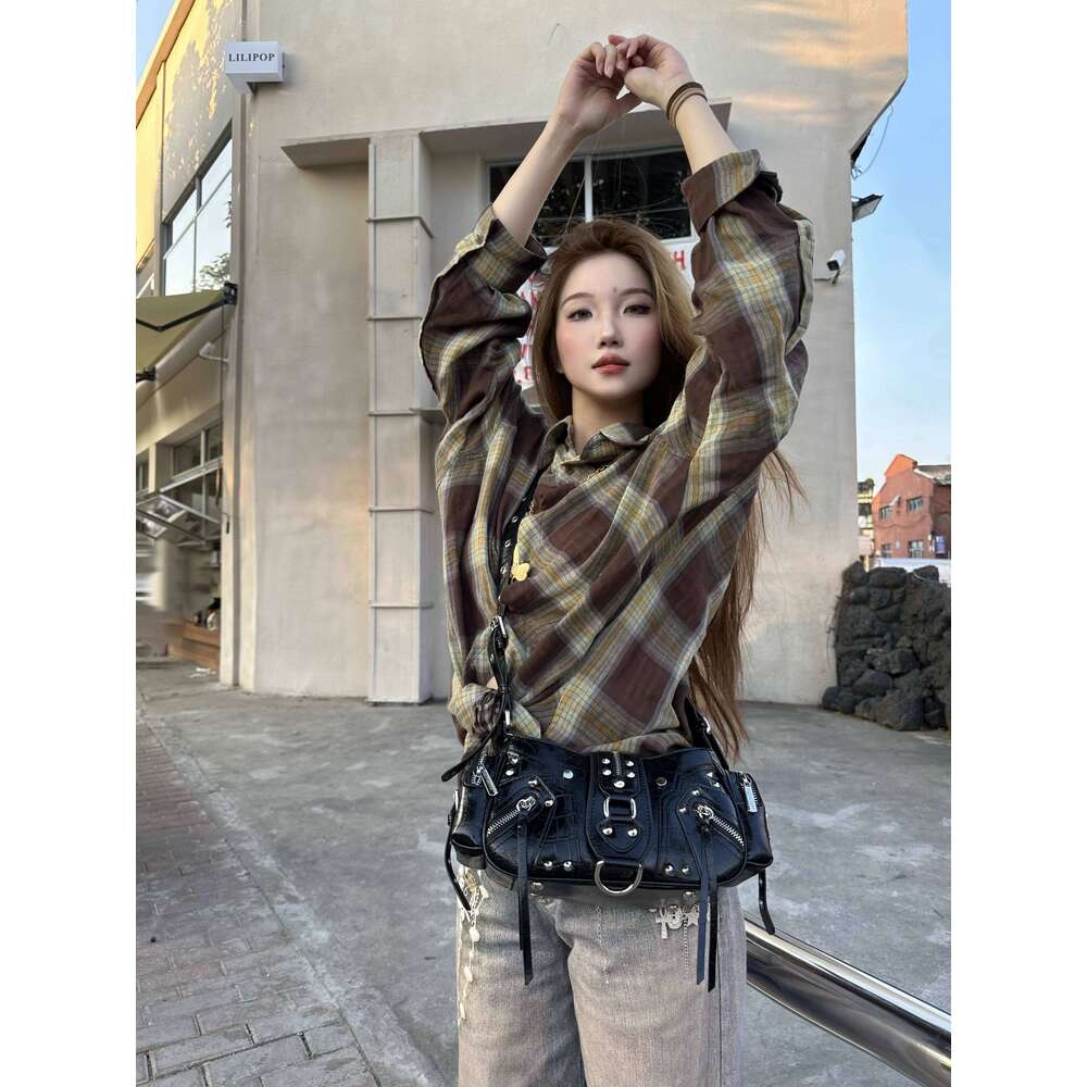 Designer Bag Tote Bag Shoulder Bag Cultivator Niche Design Hot Girl Oil Wax Leather Single Shoulder Crossbody Motorcycle Underarm Bag Winter New