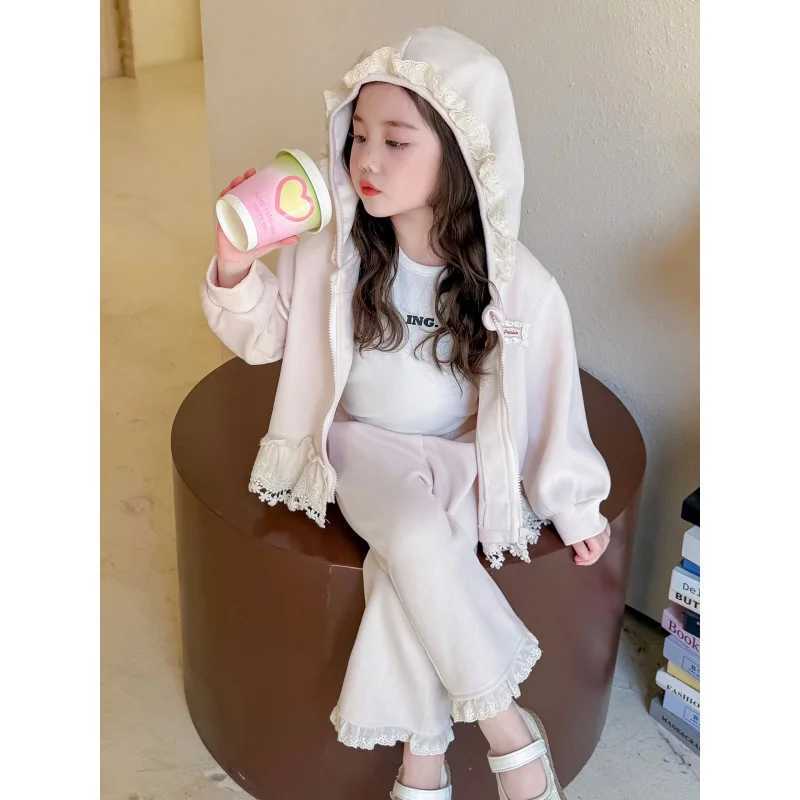 2025Girls Spring and Autumn New Fashionable Lace Stylish Pink Sweatshirt and Sweatpants TwoPiece Set C250912