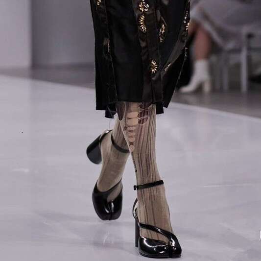 Style 8CM Tabi Split Toe Shoes Pig One-Strap Buckle Horse Heel Sheep Hoof Women's High Heels