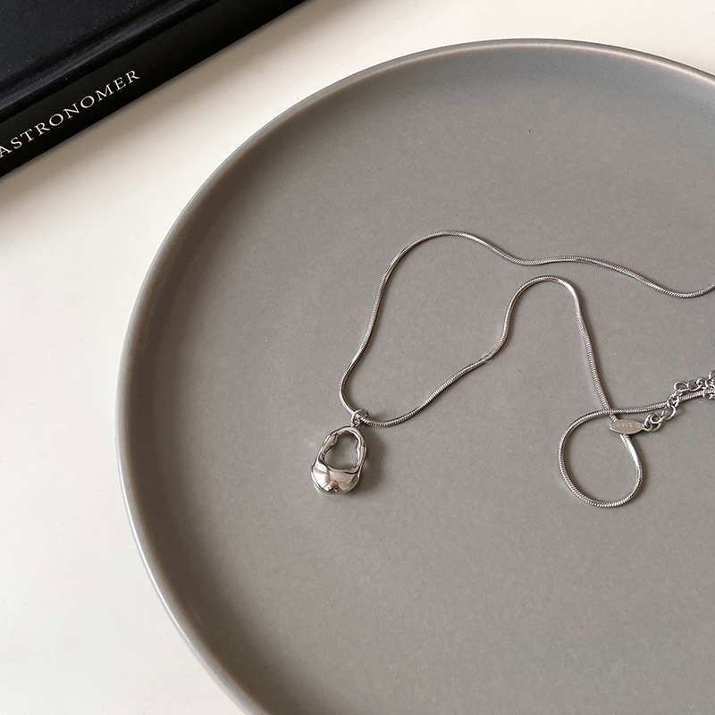 Titanium Steel Hollow Geometric Simple Niche Minimalist Design Pendant Clavicle Chain Versatile Cold Style New Choker Necklace