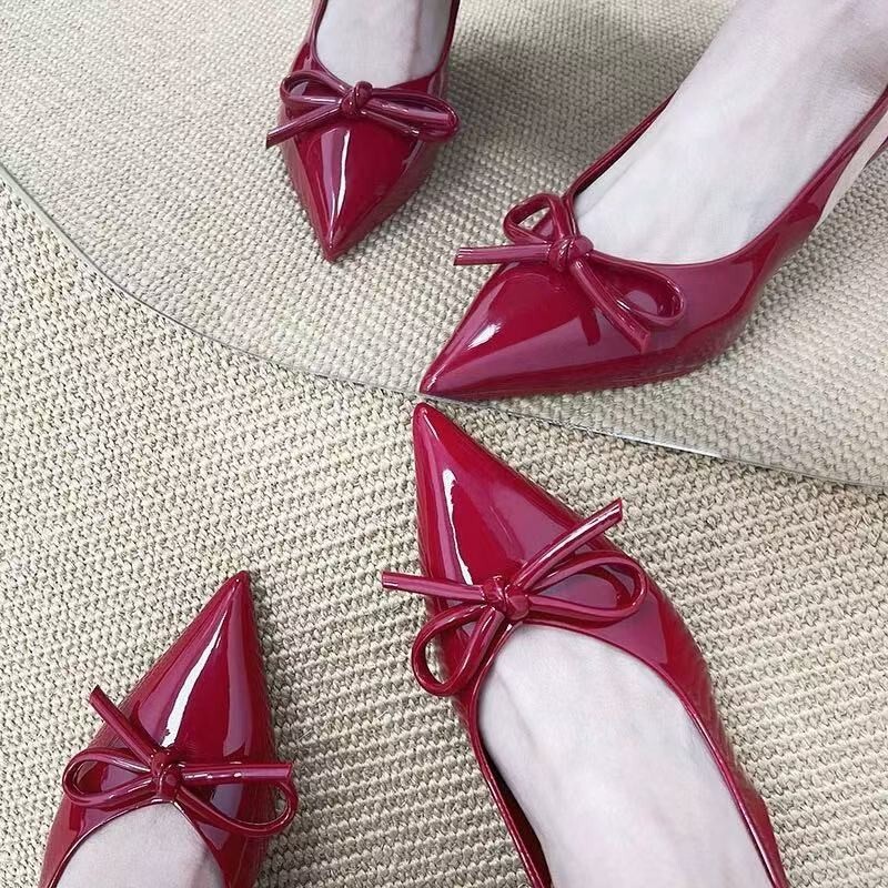 2025 Autumn New High Heels Light Luxury Elegant Versatile Butterfly Knot Lacquer Pointed Design Women's High Heels Designer Shoes