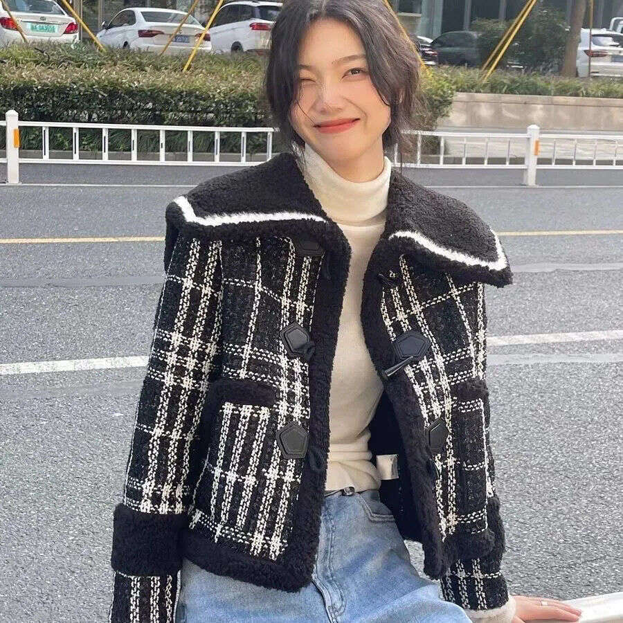 DHEssentials French Style Small Fragrance Coat for Women, Exquisite and High-end Feel, Spring, Autumn, Winter Short Black Plaid Navy Collar Top