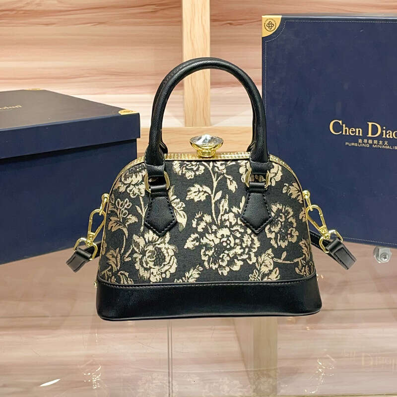 2025 New Women's Single Shoulder Crossbody Fashion Pillow Internet Celebrity Box Bag Shell Handbag