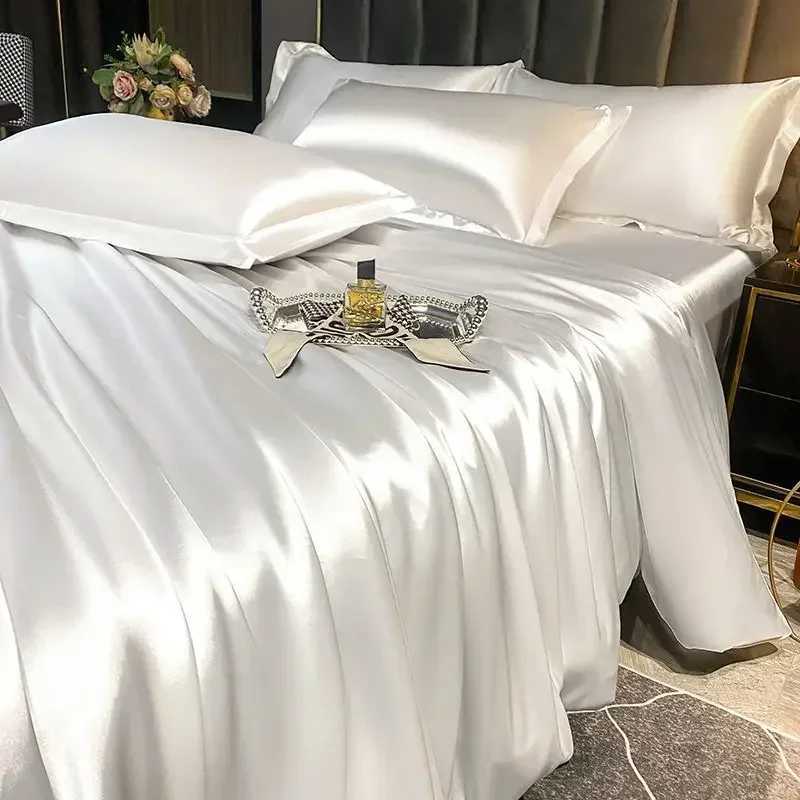 Nordic Silk Bedding Set with Duvet Cover Bed Sheet Pillowcase Luxury Couple Single Double Summer 12 People Solid Bedsheet C250912