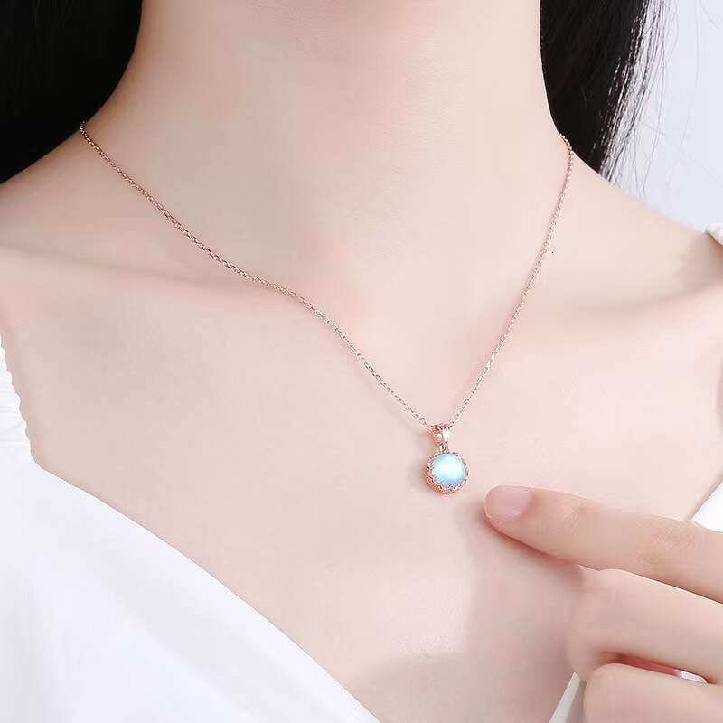 Crown Moonstone Necklace for Women Collarbone Chain Niche Design Sense Light Pendant Simple Fashion Jewelry