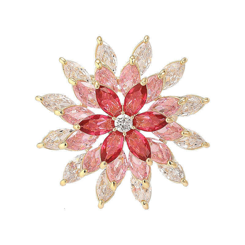 Pink Gradient Zircon Sparkling Suower for Women High-end Luxurious Pin Design Sense Brooch Accessory Rotatable