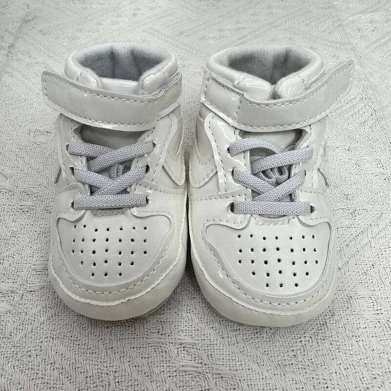 Trendy High-Top Casual Sports Shoes Infants Fashionable First Steps Walking Footwear for Boys and Girls Aged 0-18 Months