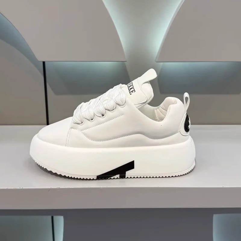 TOP Designer 2025 New Men's Low-top Thick-soled Height-increasing White Shoes Fashion Versatile Solid Color Autumn Men's Shoes Flat Shoes 24