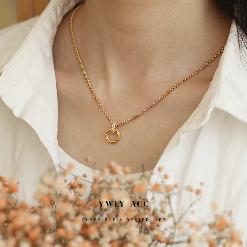 Zircon Inlaid Circle Pendant High-End Necklace French Minimalist Style Personality Fashion Versatile Women's Jewelry