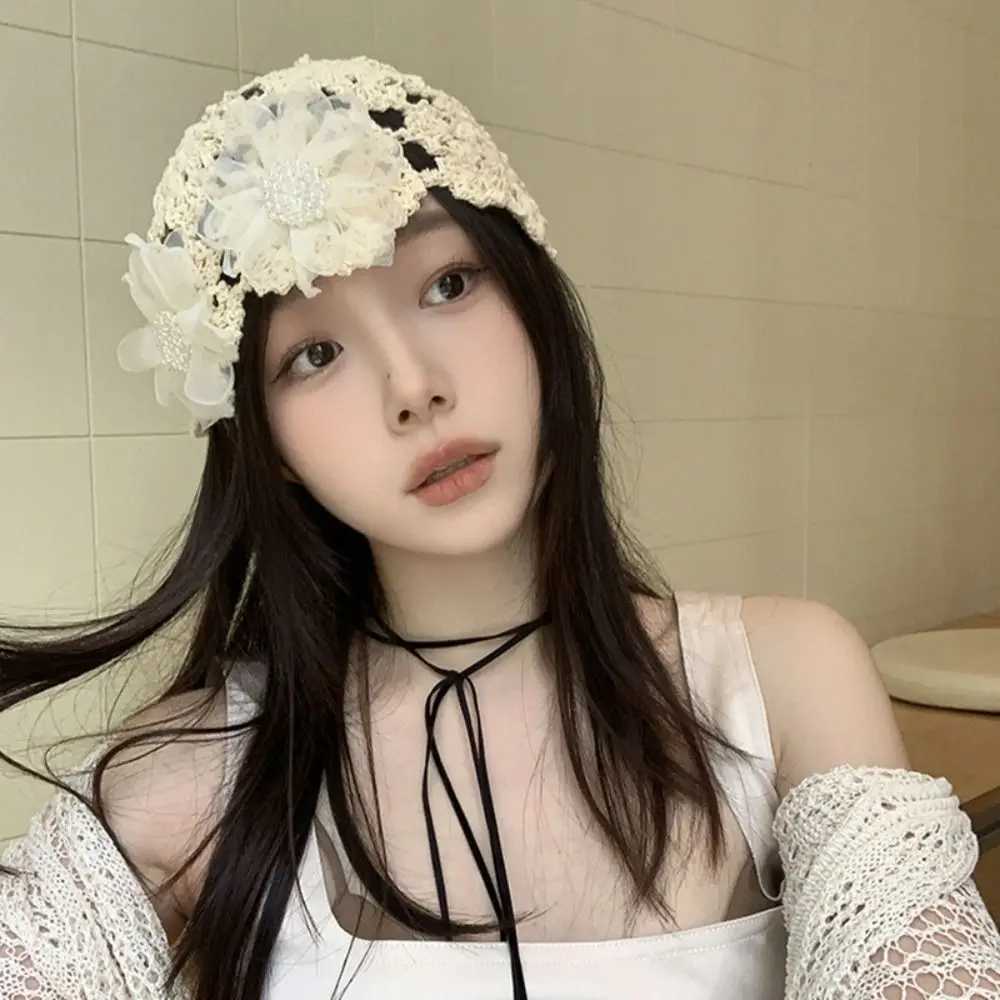 1Pc Flowers Hollowed Out Knitted Hat Handmade Lace Sklies Hat Casual Breathab Beret Fashion Summer Sun Hat for Wen G250910