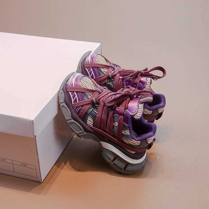 Childrens Sneakers Chunky 2024 New Girls Basketball Shoes Fashion Versatile Kids Causal Boys Sports Shoes for School Breathable Y250912