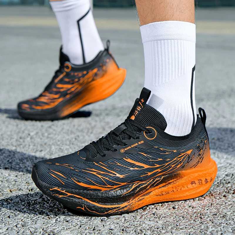 Mens Cushioning Sneakers New Breathable Speed Running Shoes Fluorescent 30 Carbon Plate Women Outdoor Non Slip Jogging Shoes W250912