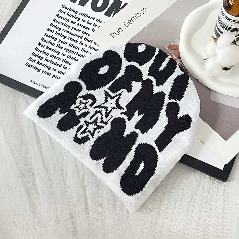 2025 tter Jacquard Knitted Hat Men Wen Y2k Winter Pop Harajuku Vintage Warm Hip Hop Unisex Fashion G250910