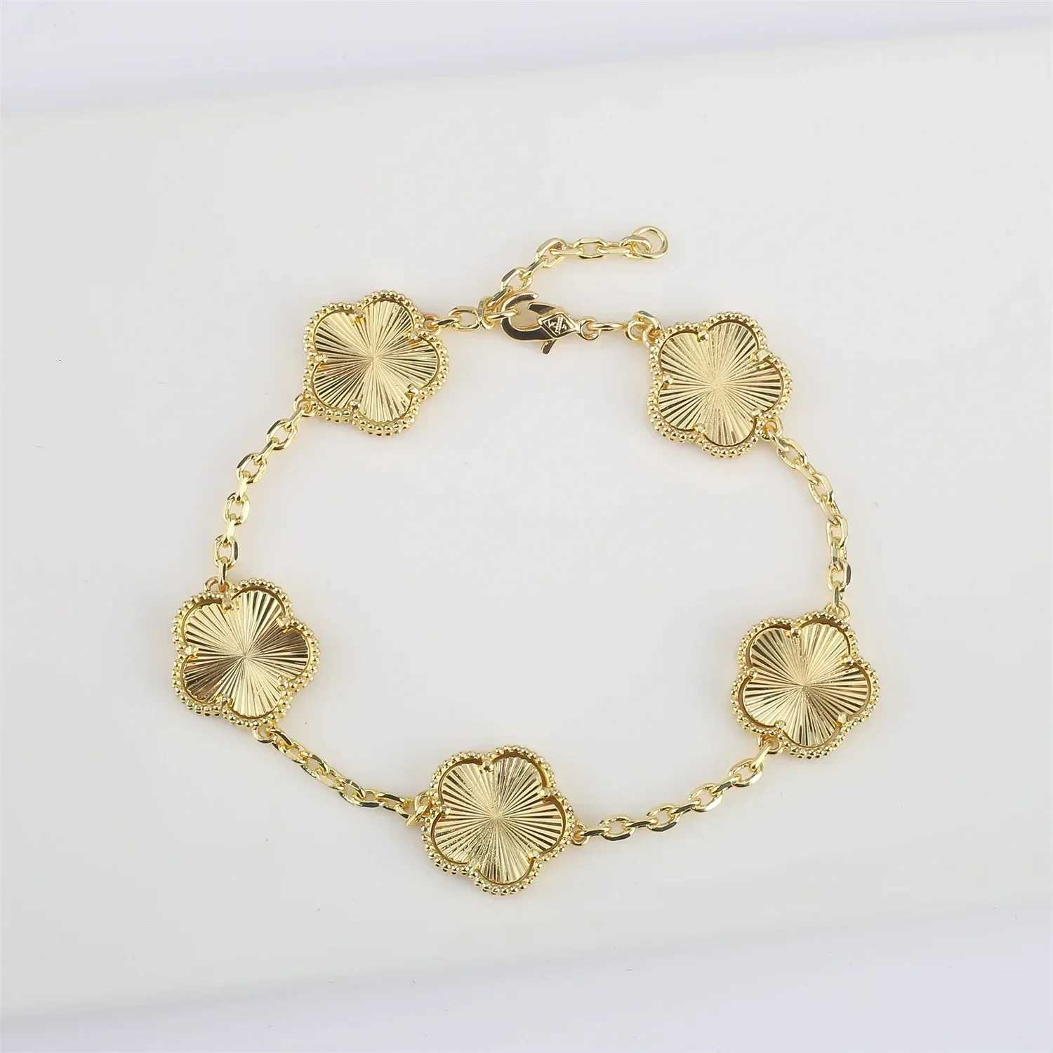 New Design Metal Plum 5 Flower Plant Bracelet Earring Gold Copper Plating Waterproof High Quality Wen Jewelry Gift S250912