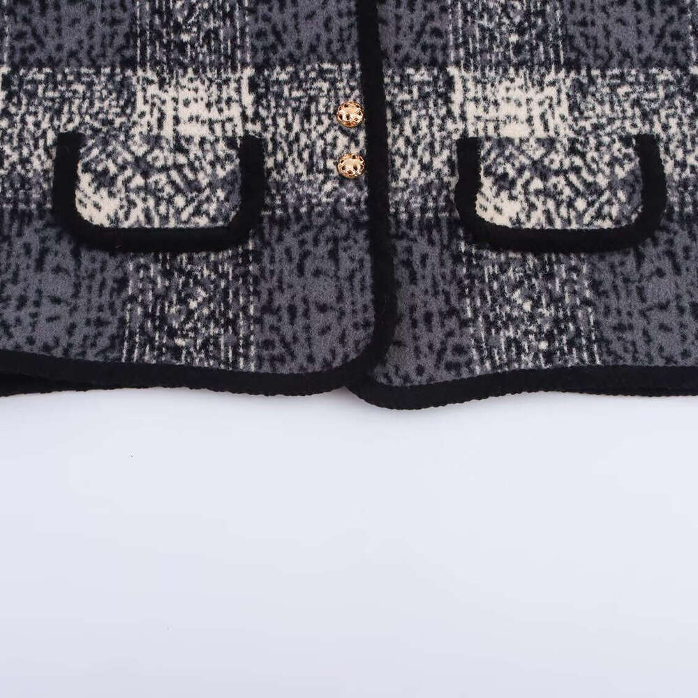 DHEssentials 2025 Autumn New Women's Fashion Small Fragrance Style Round Neck Double Button Plaid Color Block Knitted Long Sleeve Jacket