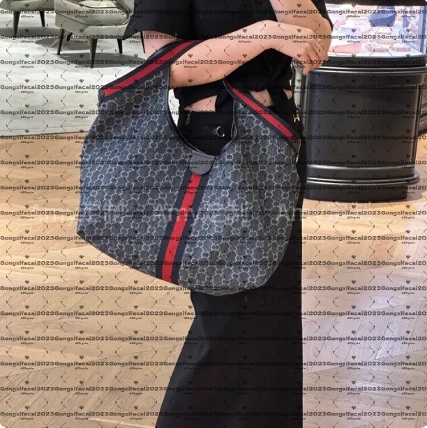 Wholesale 2 colors Giglio Tote Bag Women Bag Early Spring 2026 Designer Bag Large capacity High-Quality Shoulder Bag Fashionable High-End Women New Bag