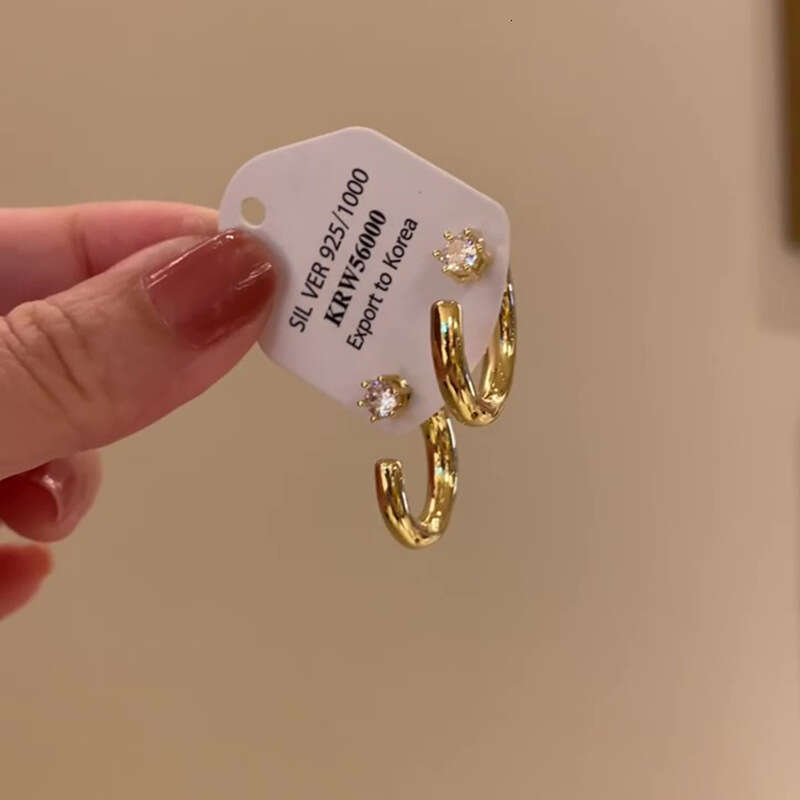 gold Simple Style C-shaped Micro-inlaid Zirconia Autumn Winter Exquisite High-end Glossy Geometric Earrings