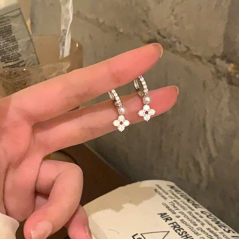 Versatile Pair~ Sparkling Full Dia Four-Leaf Flower Pearl Exquisite Ins Style High-End Elegant Earrings for Women Studs