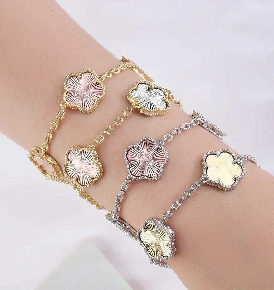 New Design Metal Plum 5 Flower Plant Bracelet Earring Gold Copper Plating Waterproof High Quality Wen Jewelry Gift S250912