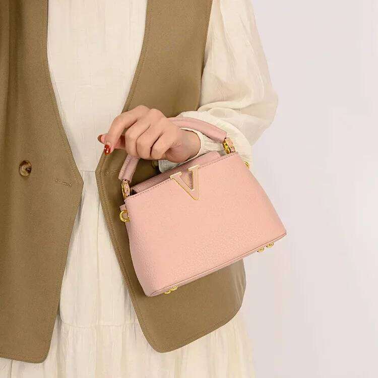 Fashion Leather Women Handbags 2025 Summer New Small Shoulder Crossbody Bag Portable V Letter Shell Messenger Bags