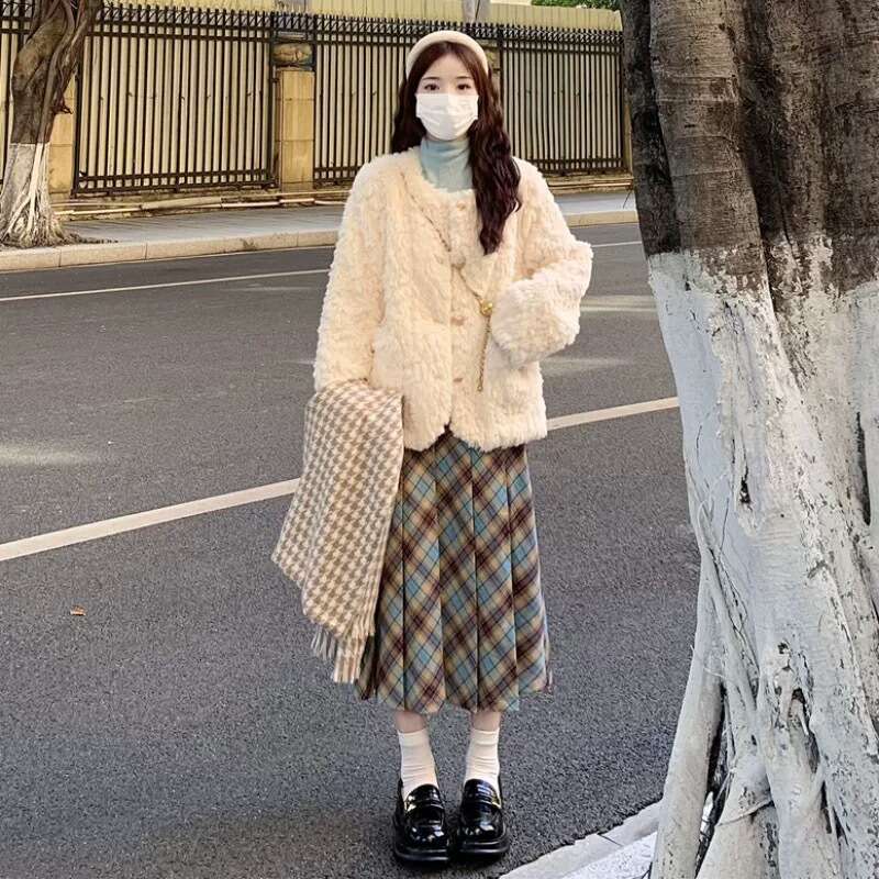 DHEssentials 2025 Autumn Winter New Style Small Fragrance Cotton Padded Coat Women, Loose and Comfortable Furry Jacket for Petite Women