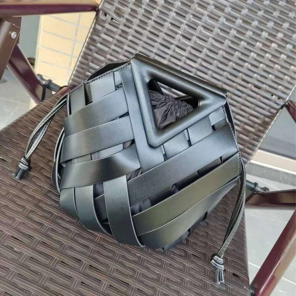 Elegant High-End Fashionable Women's Basket Nichedesign Hand-Woven Cross-Border Bag New 2024 Model Motorcycle Equipment Accessor