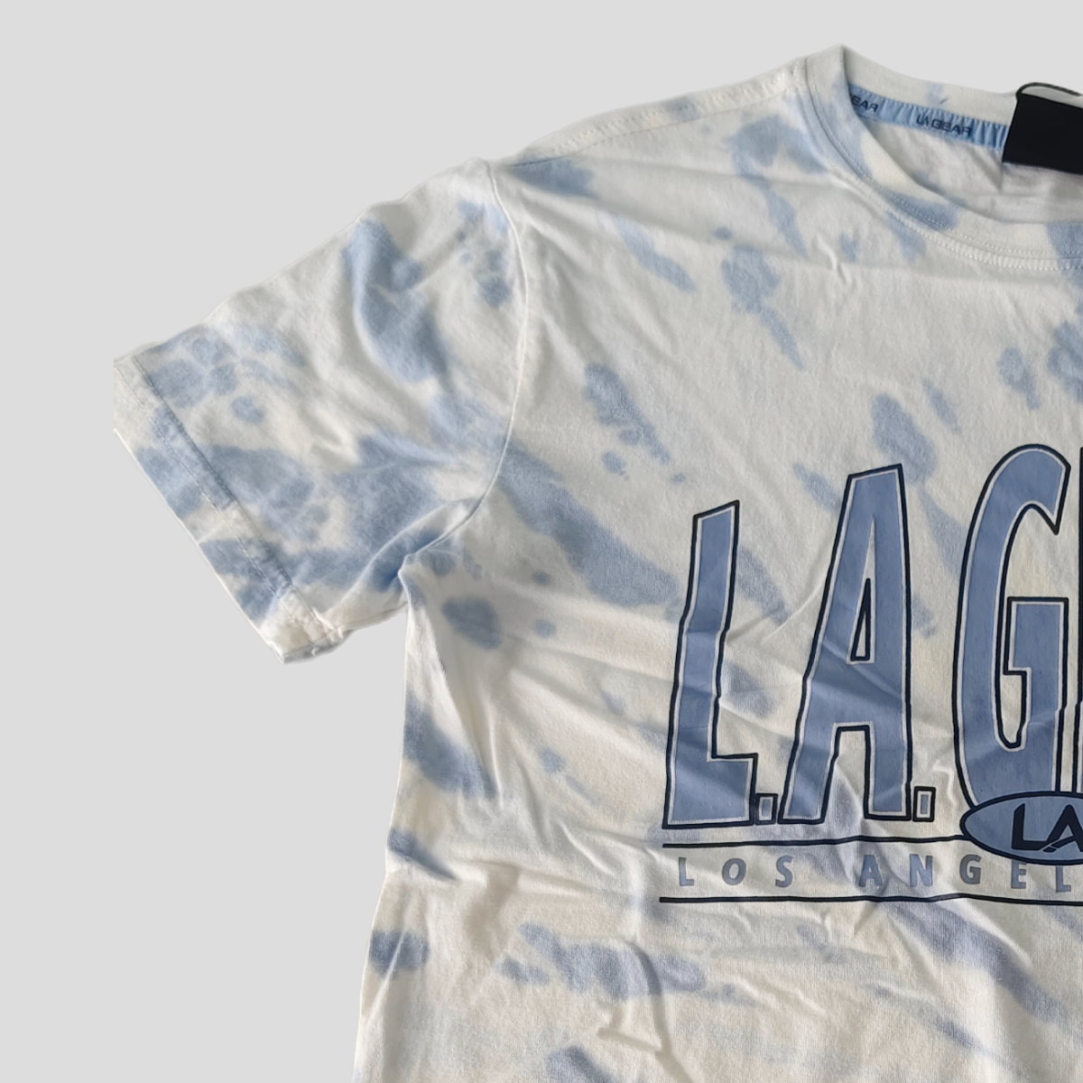 100% cotton boys' T-shirt, traditional tie-dye craftsmanship, fabric pre-washed for softness