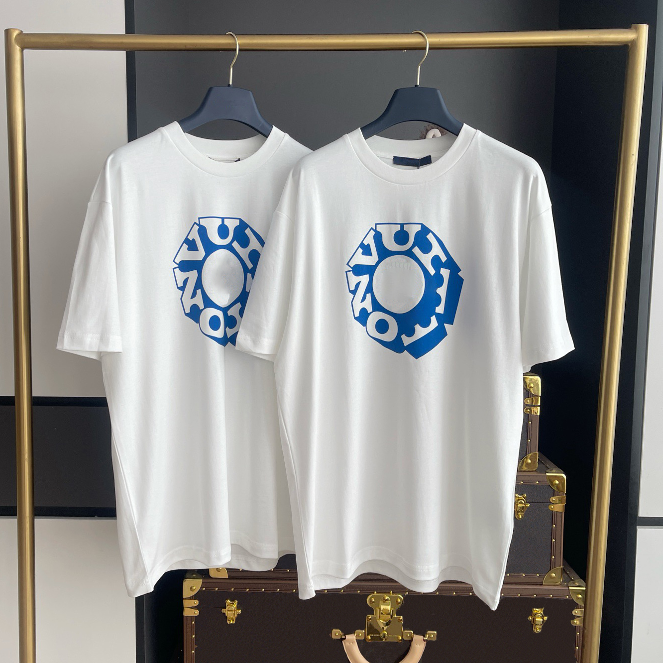 High quality designer men's T-shirt, polo shirt, men's T-shirt, round neck printed pattern, fashionable and versatile short sleeved shirt