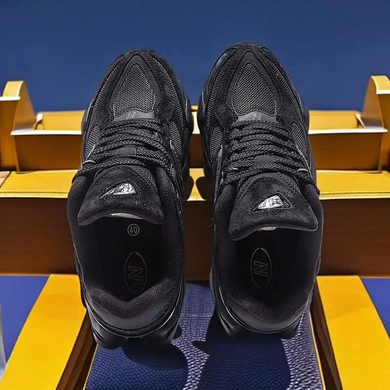Camping wearresistant odorresistant breathable cushioned student running shoes mens shoes womens shoes 9060 250911