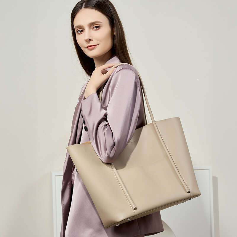 New Women's Tote Summer Handbag Cowhide Commuting Shoulder Bag For Women Large Capacity B5