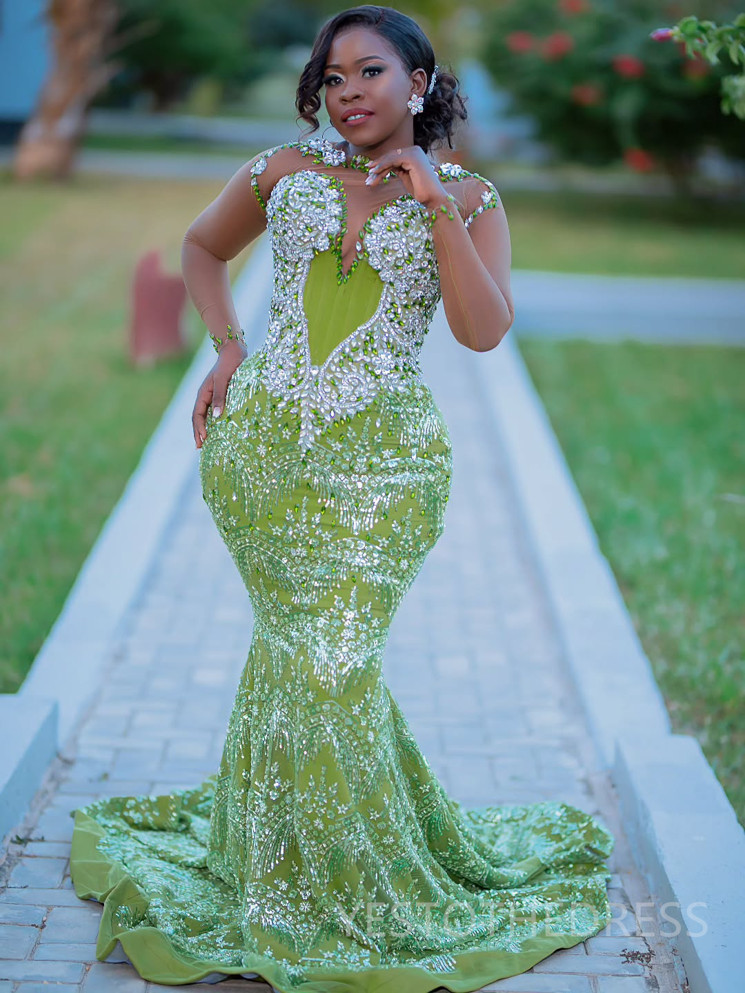 2025 Mermaid Plus Size Green Prom Dresses For Black Women Robe De Mariee Formal Gowns Illusion Beaded Lace Sheer Neck Birthday Second Reception Gown A