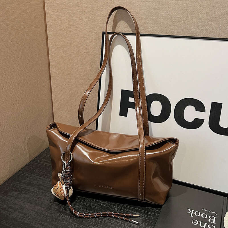 Korean Style Niche Underarm for Women 2025 New Trend Handheld Commuter Simple Designer Bags Large Capacity Shoulder Bag