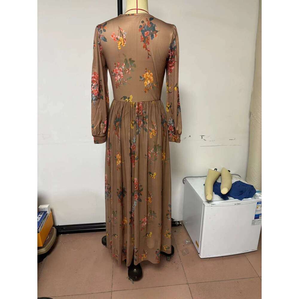 2025 European and American Women's Fashion Unique Retro Personality Sleeve Digital Print V-Neck Long Dress