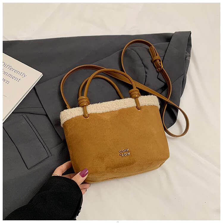 Designer Bag Frosted Plush Bags Fur Crossbody Bags for Women 2025 Winter New Versatile Trendy Crossbody Bag Handheld Bucket Bag