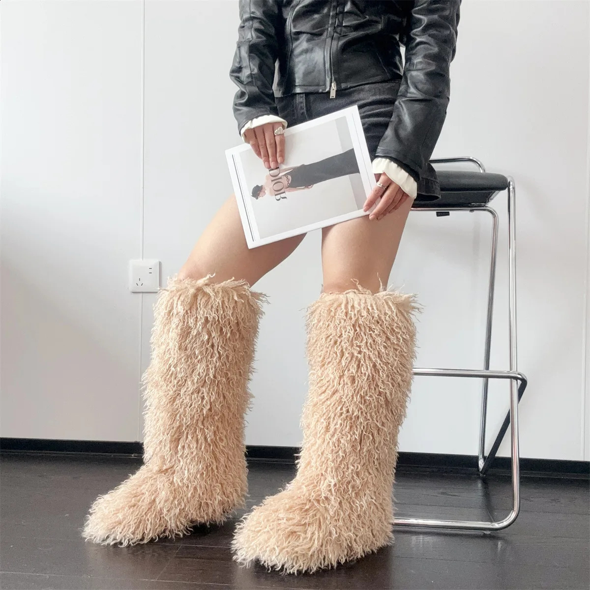 Winter Faux Fur Knee High Boots Women Wool High Tube Fur Snow Boots Fluffy Faux Mongolian Fur Platform Shoes Girls Boots 250911