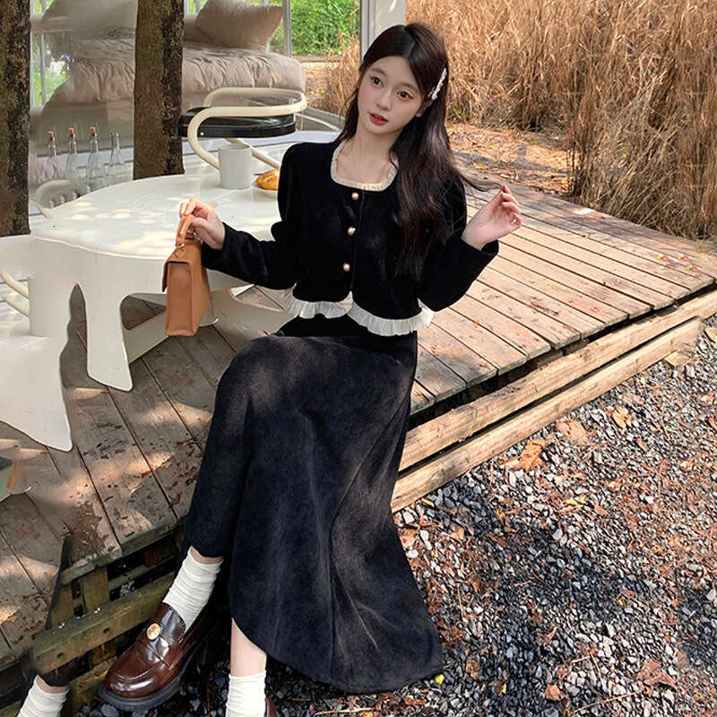 DHEssentials Two-Piece Set Corduroy Fleece-Lined Chanel-Style Ruffled Top Coat High-Waisted Skirt