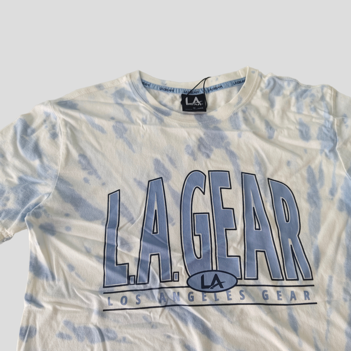 100% cotton boys' T-shirt, traditional tie-dye craftsmanship, fabric pre-washed for softness