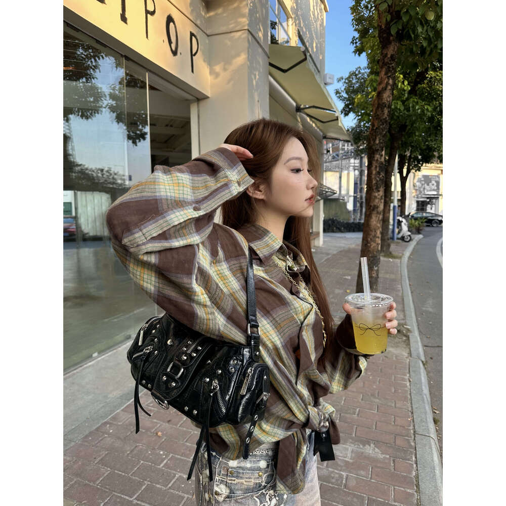 Designer Bag Tote Bag Shoulder Bag Cultivator Niche Design Hot Girl Oil Wax Leather Single Shoulder Crossbody Motorcycle Underarm Bag Winter New