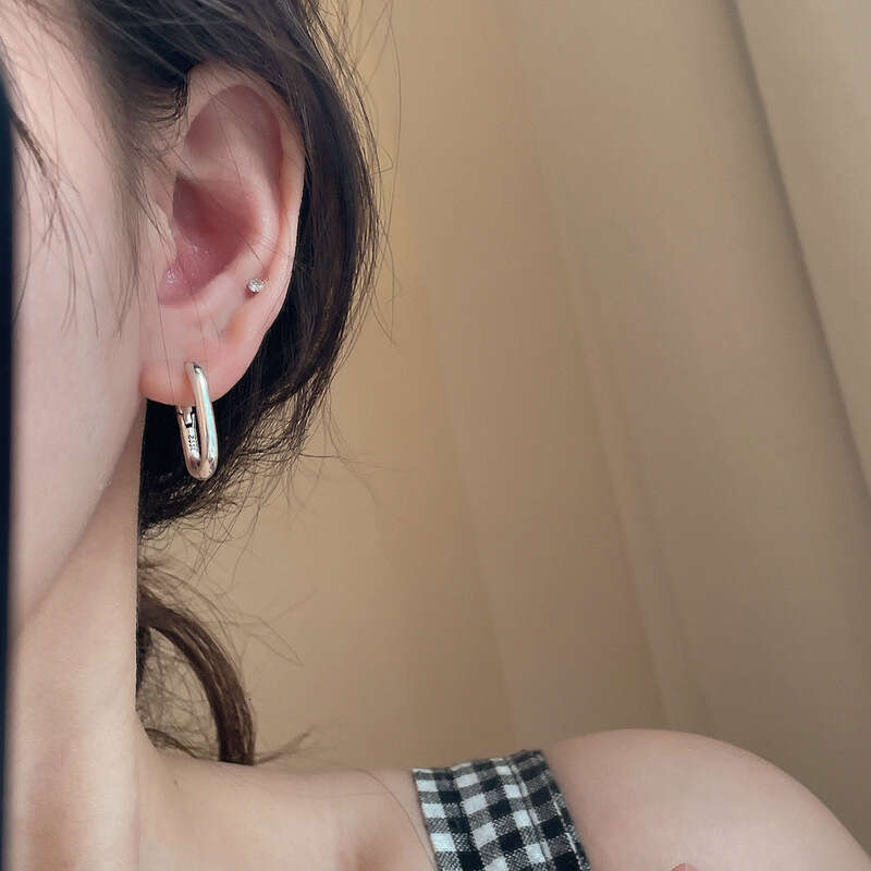 Elegant INS Simple Round Ball Earrings for Women, Niche Design, Light , High-End Fashion Earrings, 2022 New Model