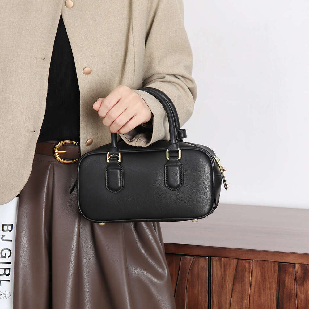 Summer Crossbody Versatile Shoulder Large Capacity Commuter Bowling Korean Niche Genuine Leather Women Bag