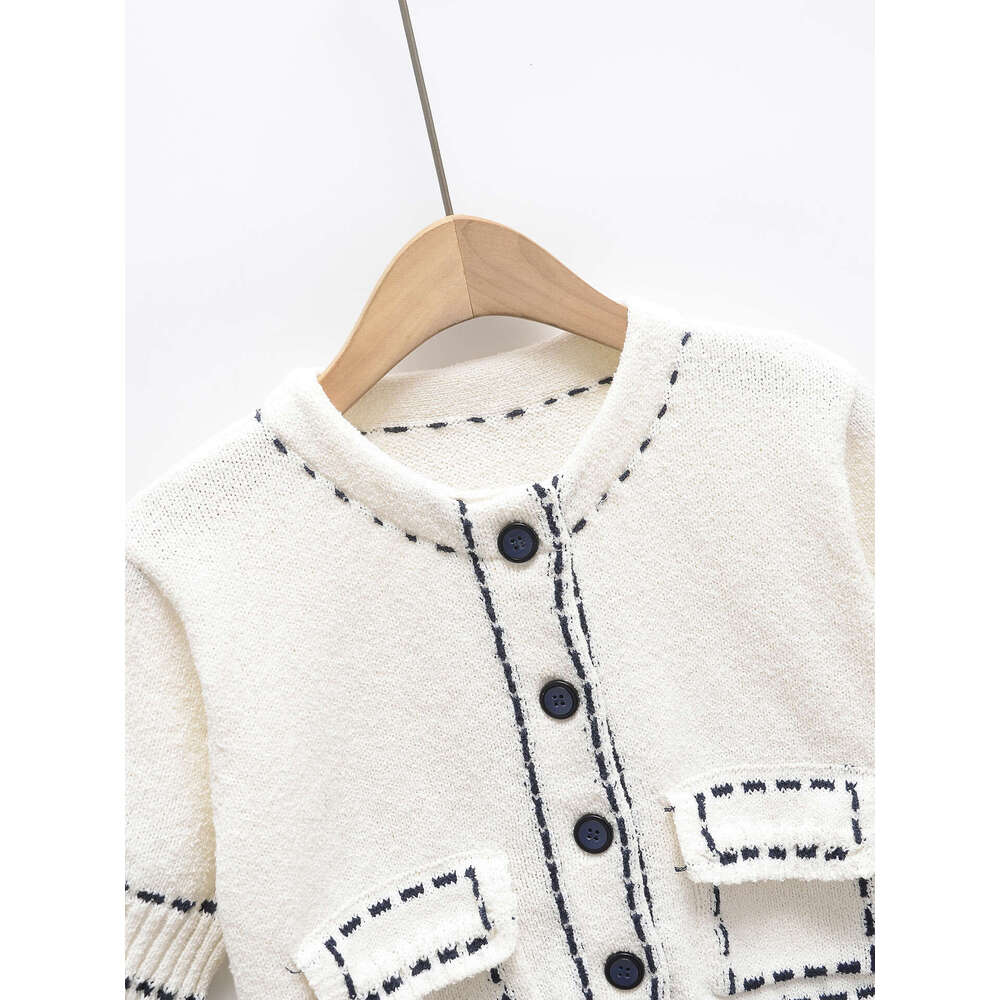 DHEssentials 2025 Spring New French Style Elegant Slim Fit Versatile Stitched Sleeve Knitted Cardigan Short Jacket