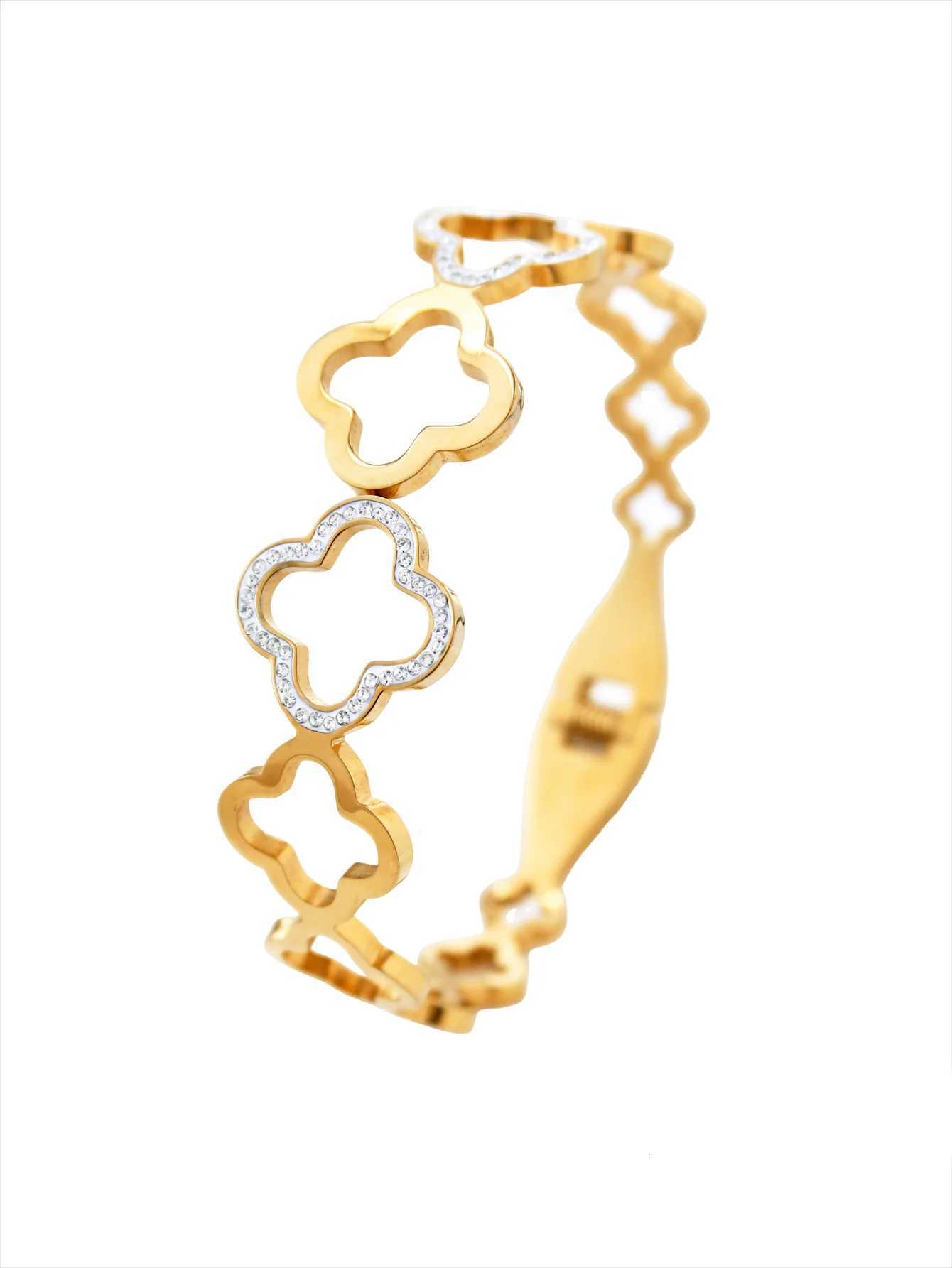 Elegant Fashion Exquisite Light Luxury Stainl Steel With Diamonds Five Flower Bracelet Fem S250912 SFV