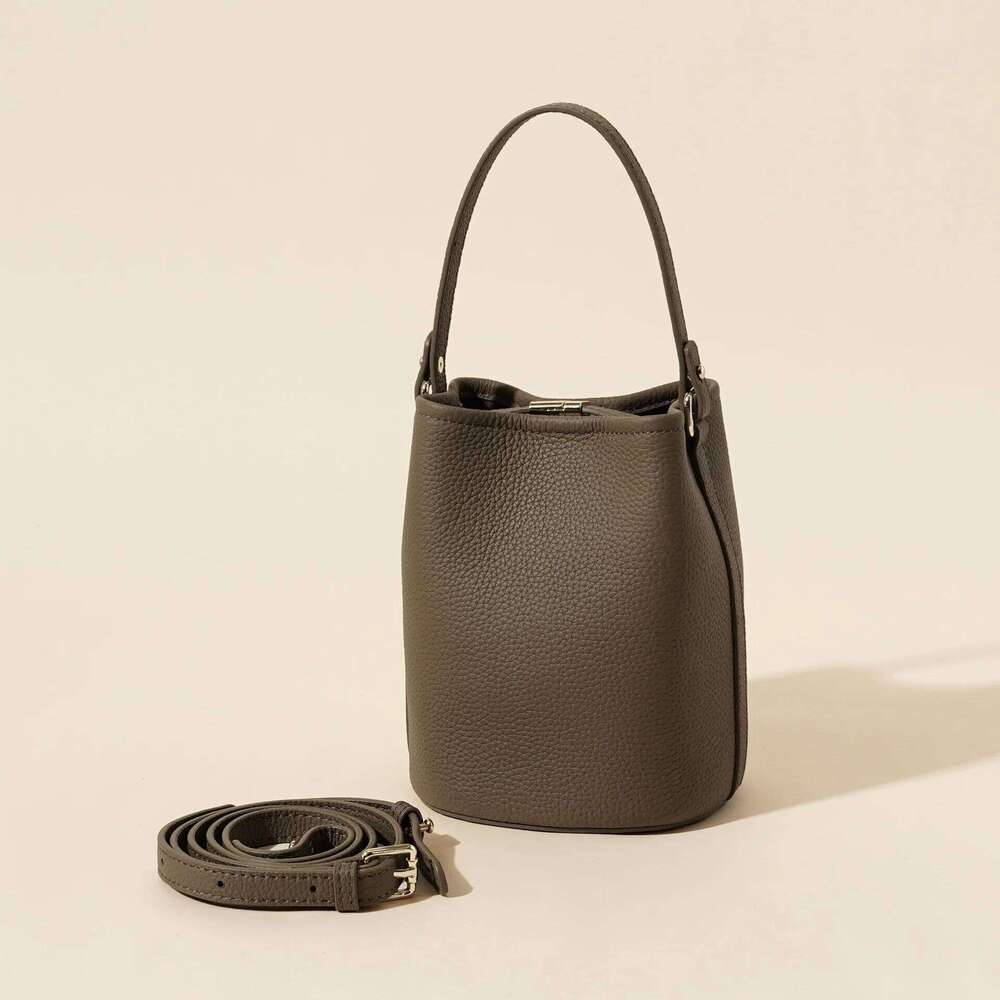 Head Layer Cowhide Handbag New Women Genuine Leather Niche Light Simple Leisure Lightweight Shoulder Bag