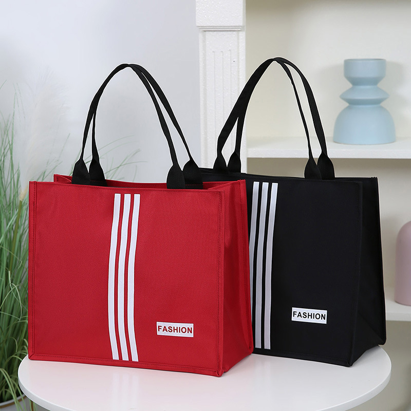 Spring New Fashion Luxury Bag Tote Bag Portable Lunch Bag Large Designer Free Shipping Bag Capacity Simple Storage Bag