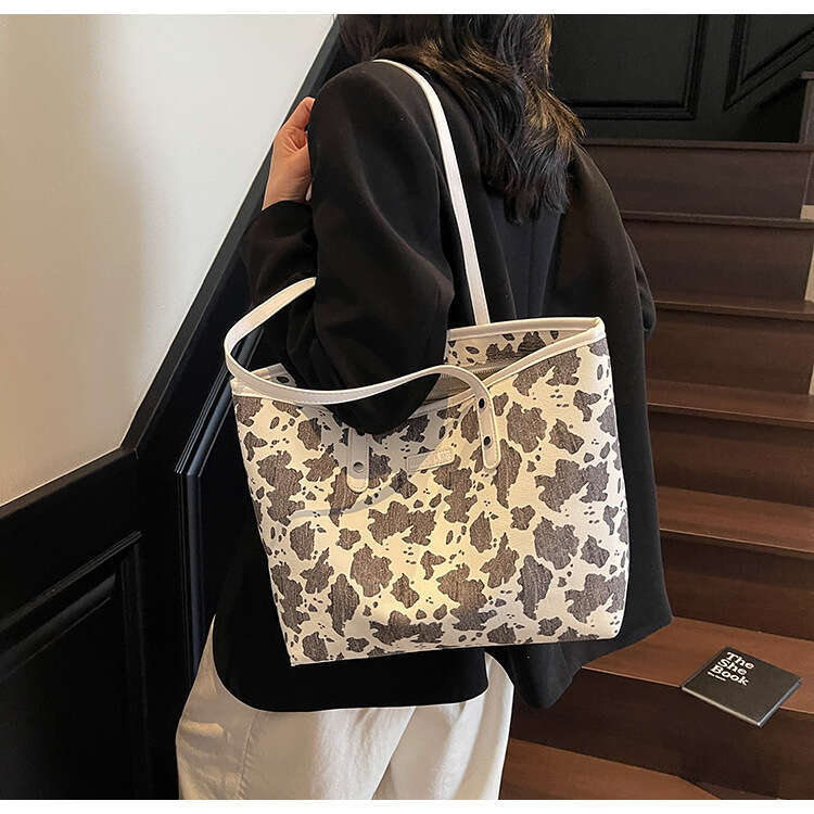2025 New Fashion Designer Bags High-End Underarm Tote for Women, Office Commute Large Capacity Elegant Versatile Shoulder Bag