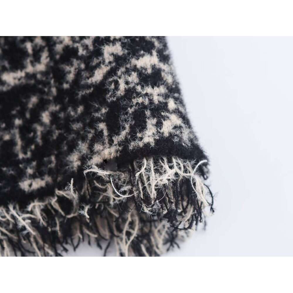 DHEssentials French Style Small Fragrance Tassel Fashionable Chic Dot Fringe Sleeveless Vest Cardigan